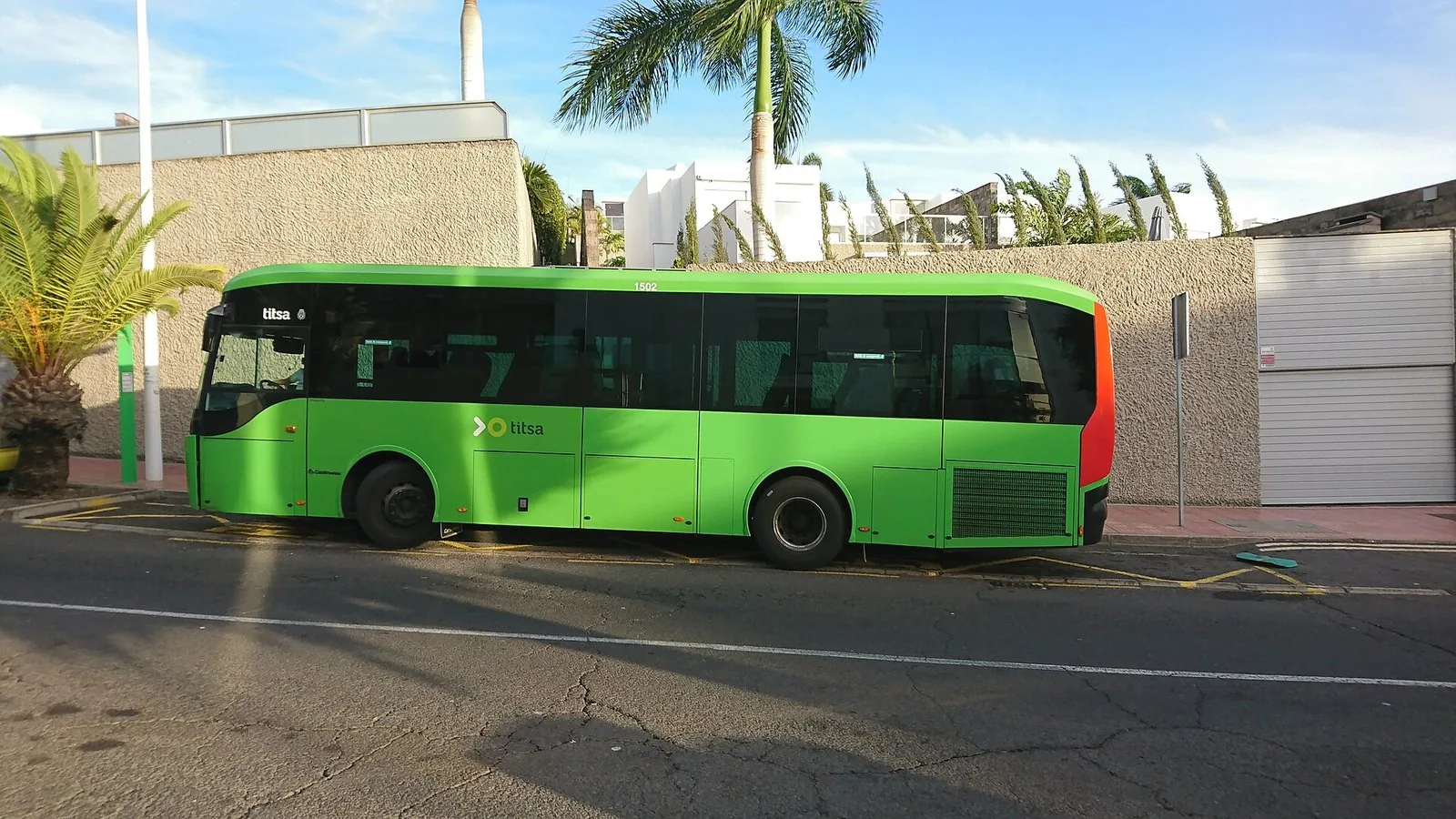 Un autobus di linea (guagua) nel sud di Tenerife